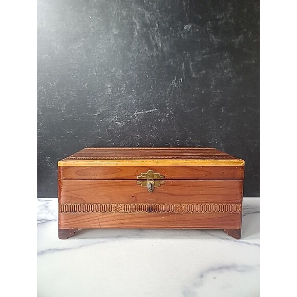 Vintage Wooden Footed Lidded Jewelry Box, USED Condition - Picture 1 of 10